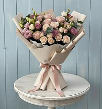 Букет цветов из:  Розы и Лизиантусы в Нурлате