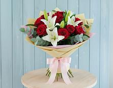 Букет цветов из:  Лилии и Розы в Нурлате