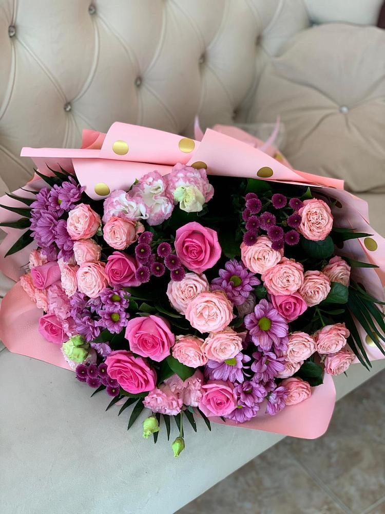 Букет цветов из: Хризантемы, Розы и Лизиантусы в Нурлате