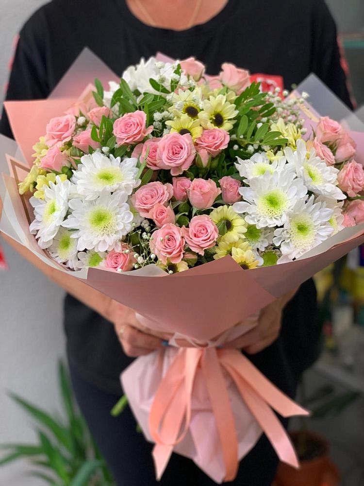 Букет цветов из: Розы и Хризантемы в Нурлате