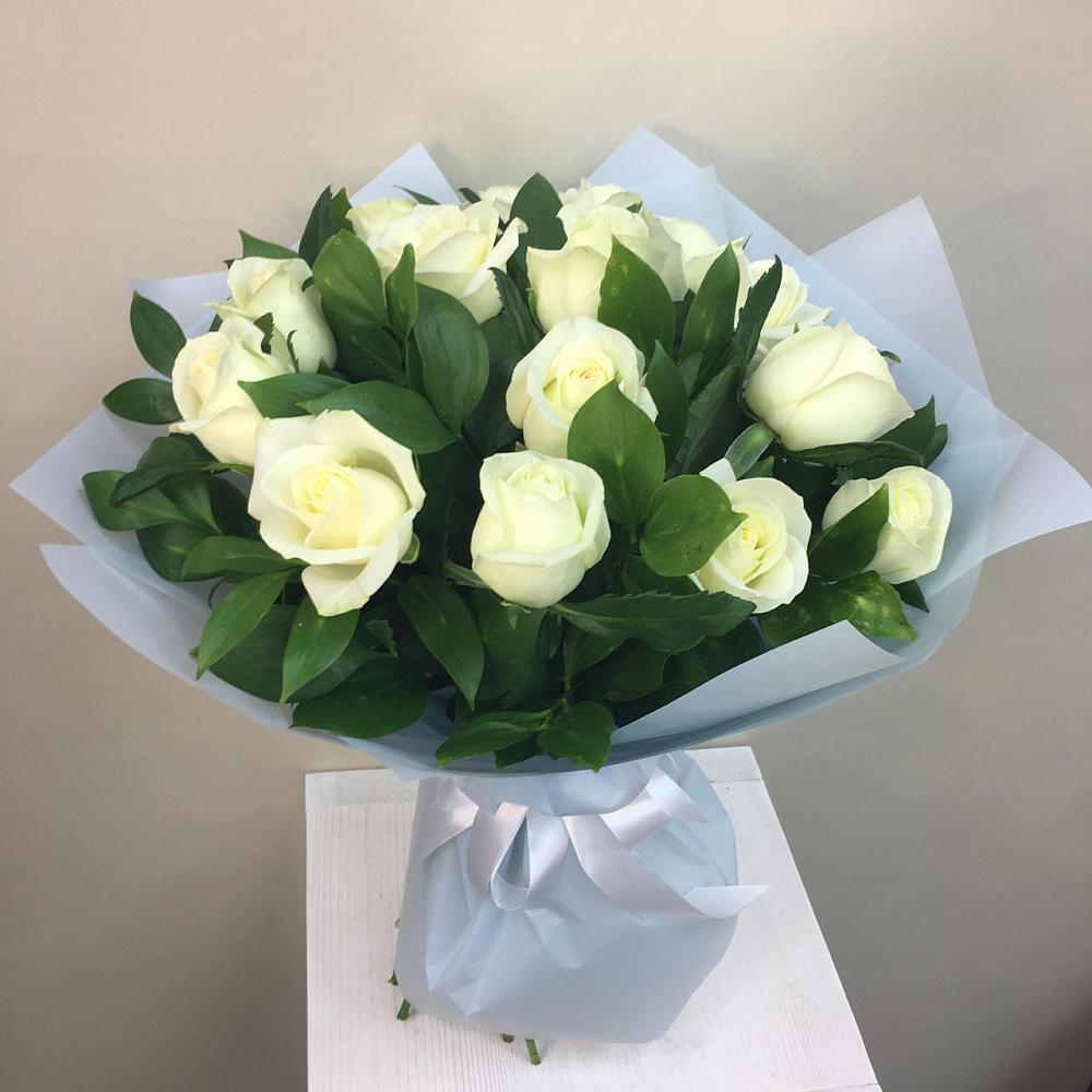 Букет 15 Белых роз Проуд в Нурлате