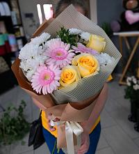 Букет цветов из:  Герберы, Розы и Хризантемы в Нурлате