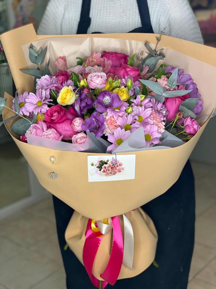 Букет цветов из: Хризантемы, Гвоздики и Альстромерии в Нурлате