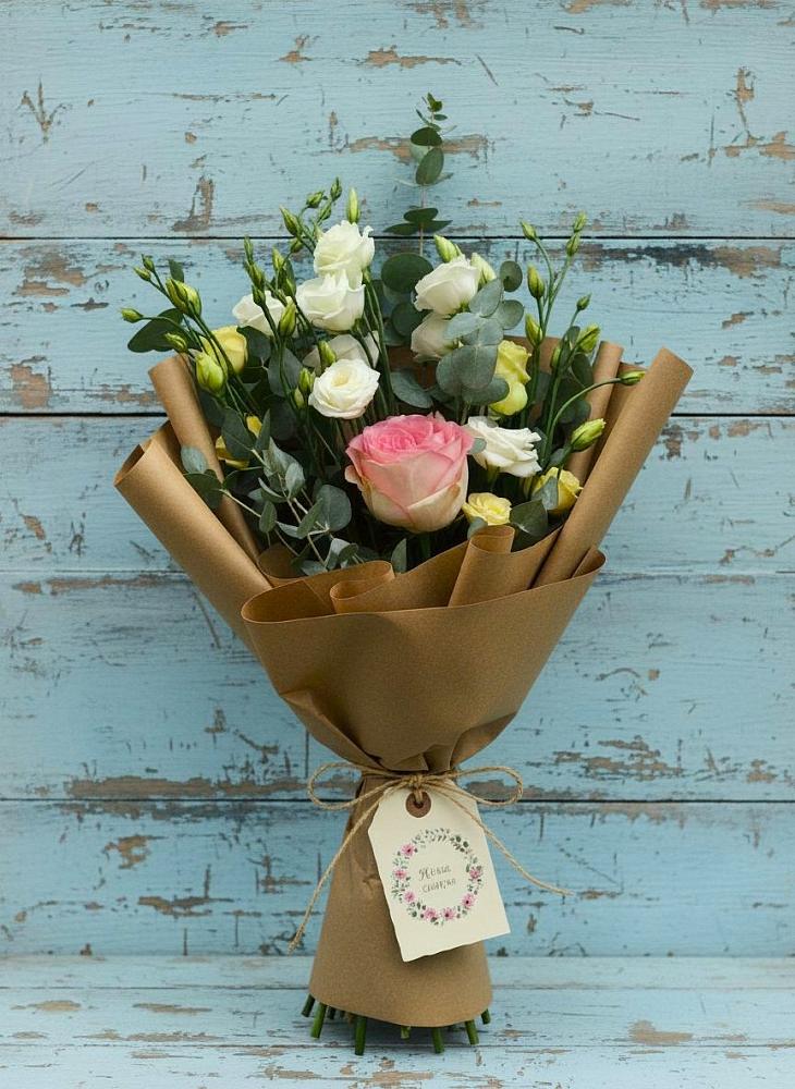 Букет цветов из: Розы и Лизиантусы в Нурлате