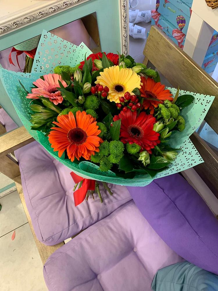 Букет цветов из: Герберы, Хризантемы и Альстромерии в Нурлате