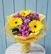 Букет цветов из:  Хризантемы и Герберы в Нурлате
