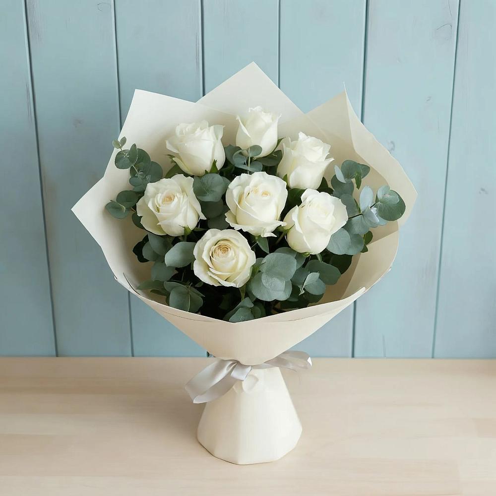Букет Белые розы в Эвкалипте в Нурлате
