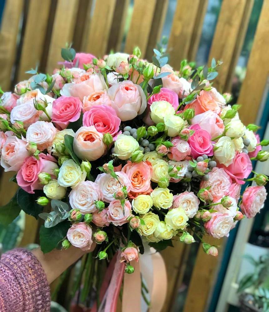 Букет цветов из: Розы в Нурлате