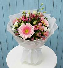 Букет цветов из:  Герберы, Альстромерии и Лизиантусы #REPLACE_PRED# Нурлате