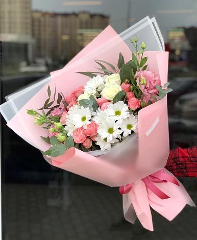 Букет цветов из: Розы, Лизиантусы и Хризантемы в Нурлате