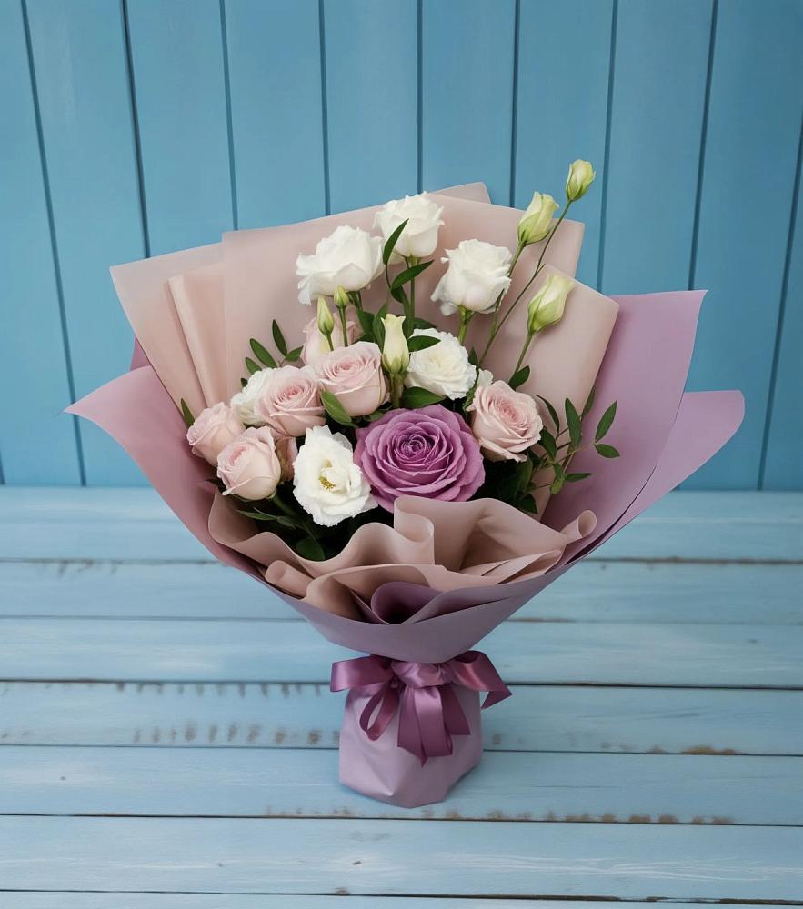 Букет цветов из: Розы и Лизиантусы в Нурлате